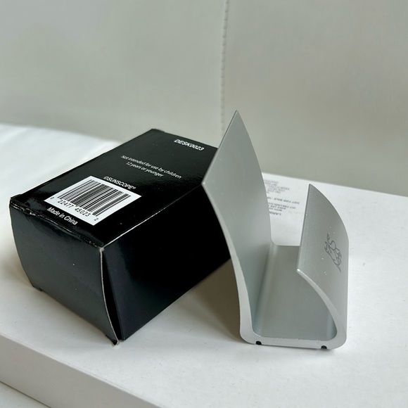 Merrill Bull Logo Metal Business Card Holder - Picture 3 of 6